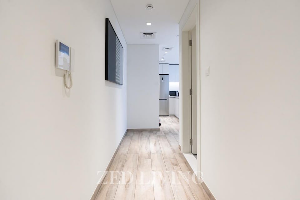 Property building, Facade/entrance, Off site