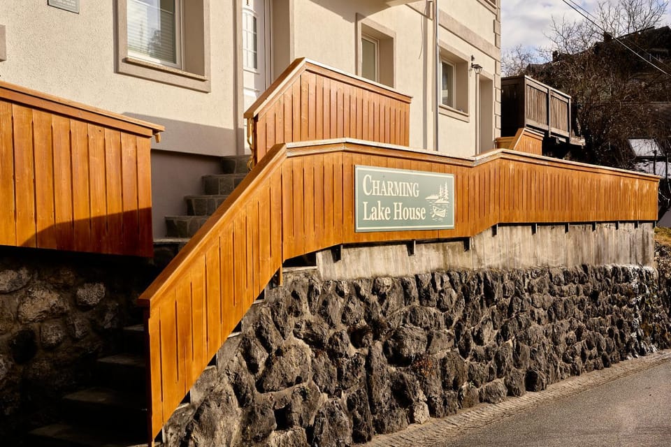 Charming Lake House Bled Apartment in Bled