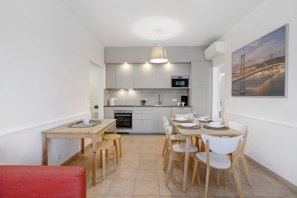Property building, Kitchen or kitchenette, Living room