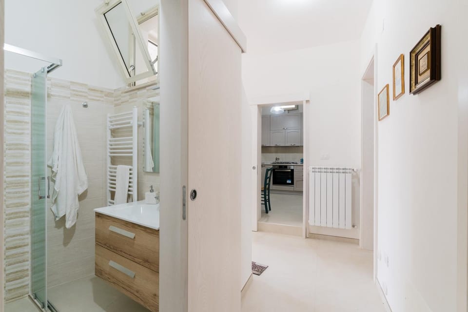 Bathroom, Photo of the whole room