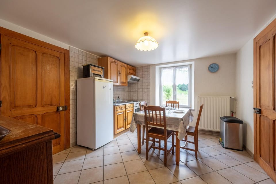 Property building, Kitchen or kitchenette, Living room