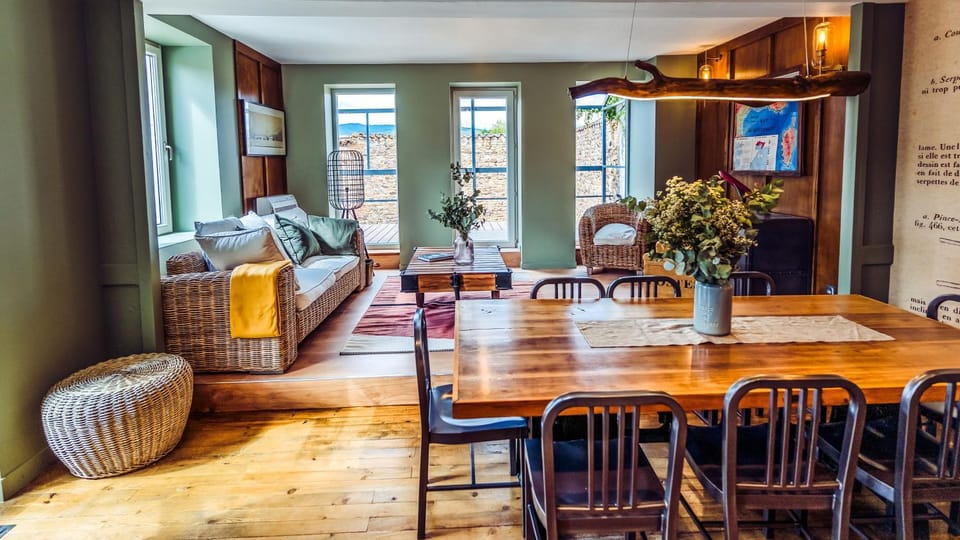 Living room, Seating area, Dining area