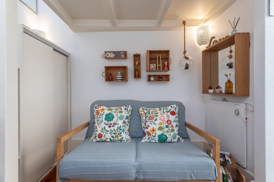 Communal lounge/ TV room, Living room