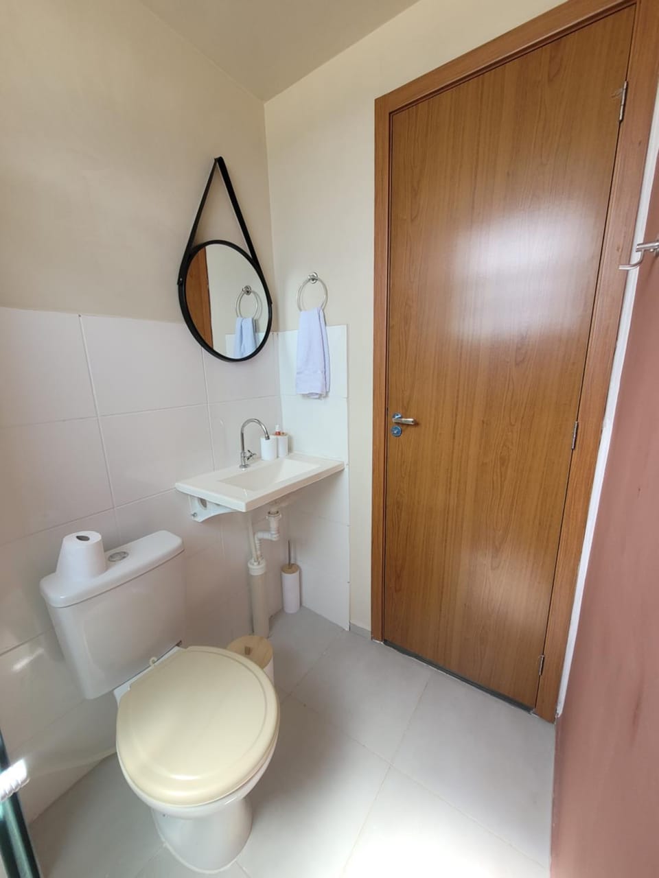 Bathroom, towels