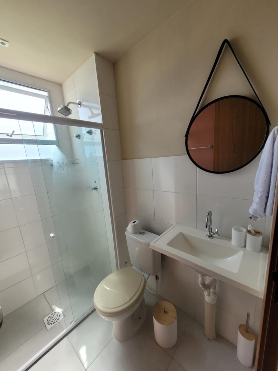 Shower, Toilet, Bathroom, towels