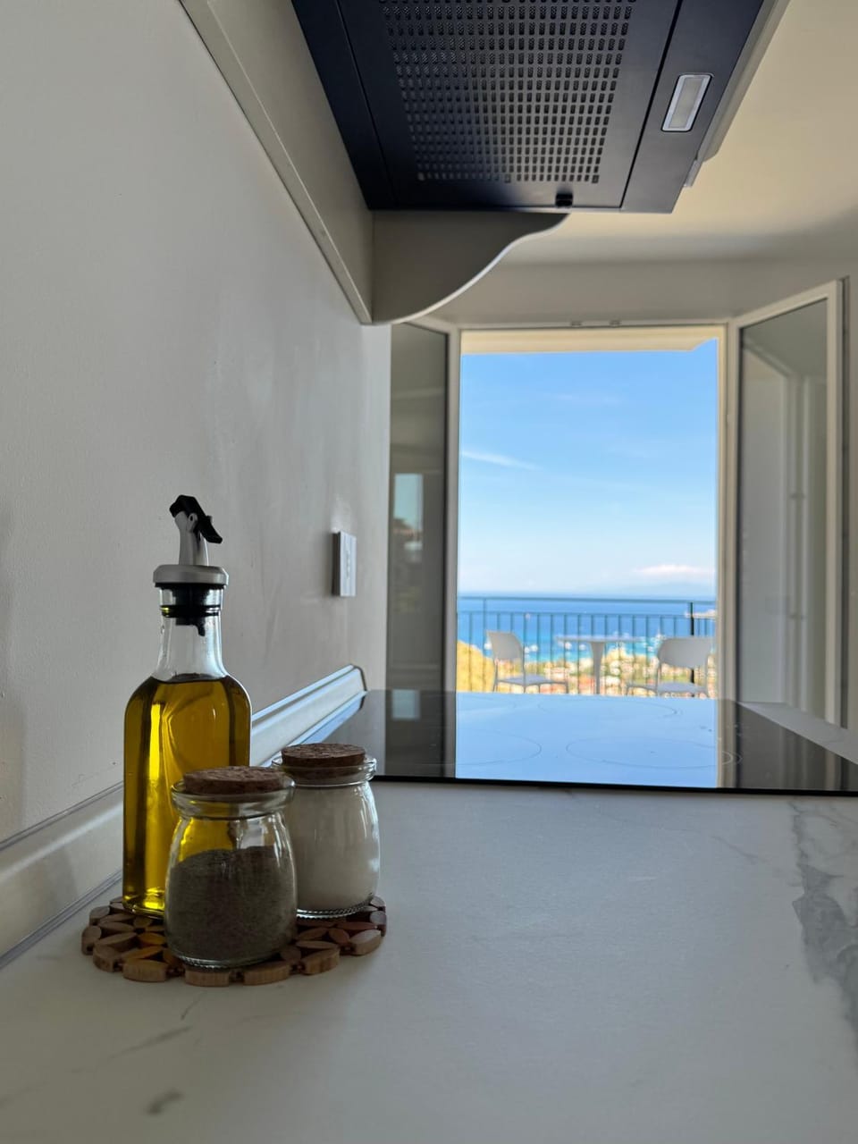 Restaurant/places to eat, Spring, Natural landscape, Winter, Summer, View (from property/room), Kitchen or kitchenette, Dining area, Beach, Autumn, City view, Garden view, Landmark view, Mountain view, Sea view, Street view, Seasons, Quiet street view, heating, internet, stove, kitchen, air conditioner