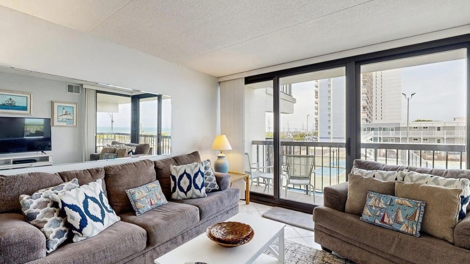 Oceanfront Escape with Pools Arcade & Beach Access House in Ocean City
