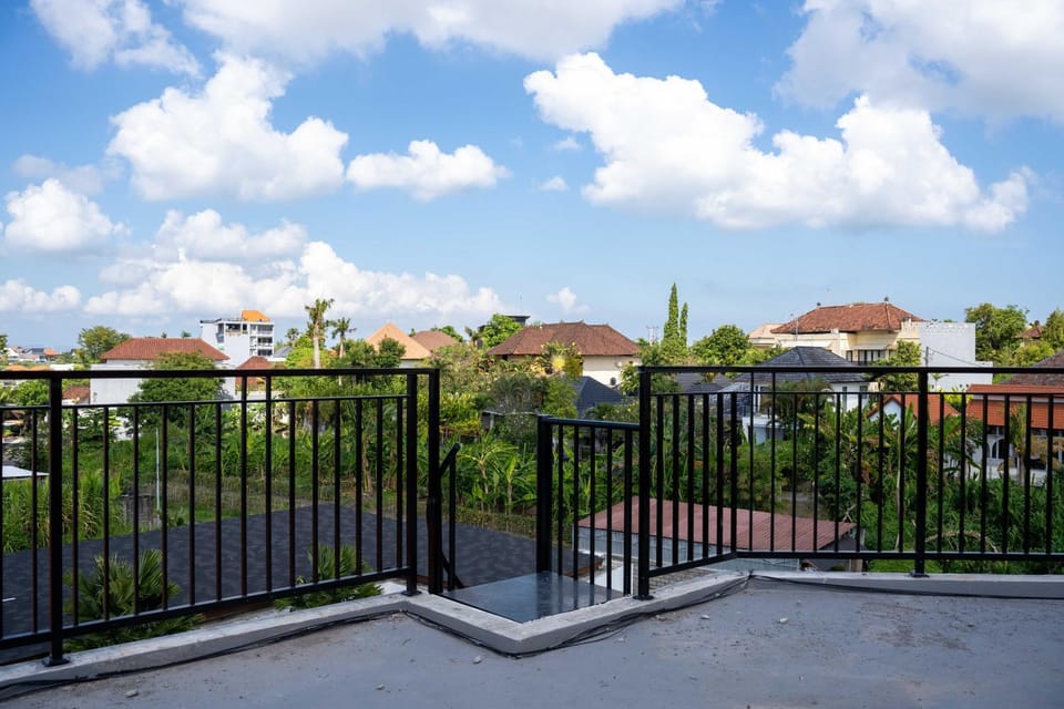 Property building, Day, View (from property/room), Balcony/Terrace, City view