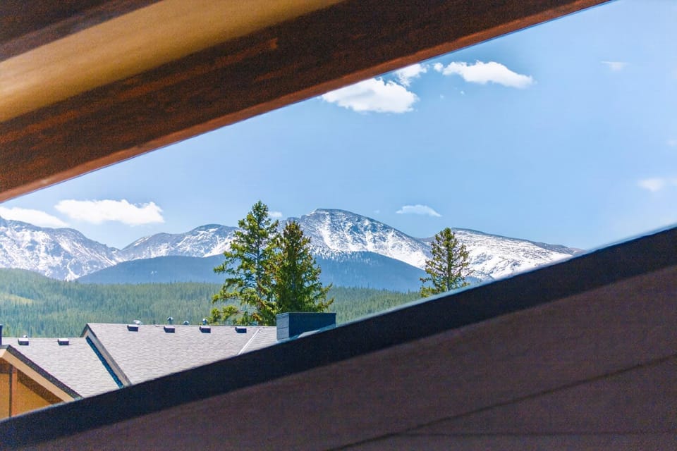 Day, Natural landscape, View (from property/room), Mountain view