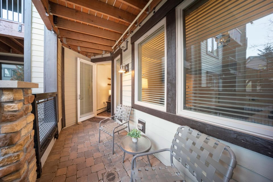 Patio, Day, Seating area