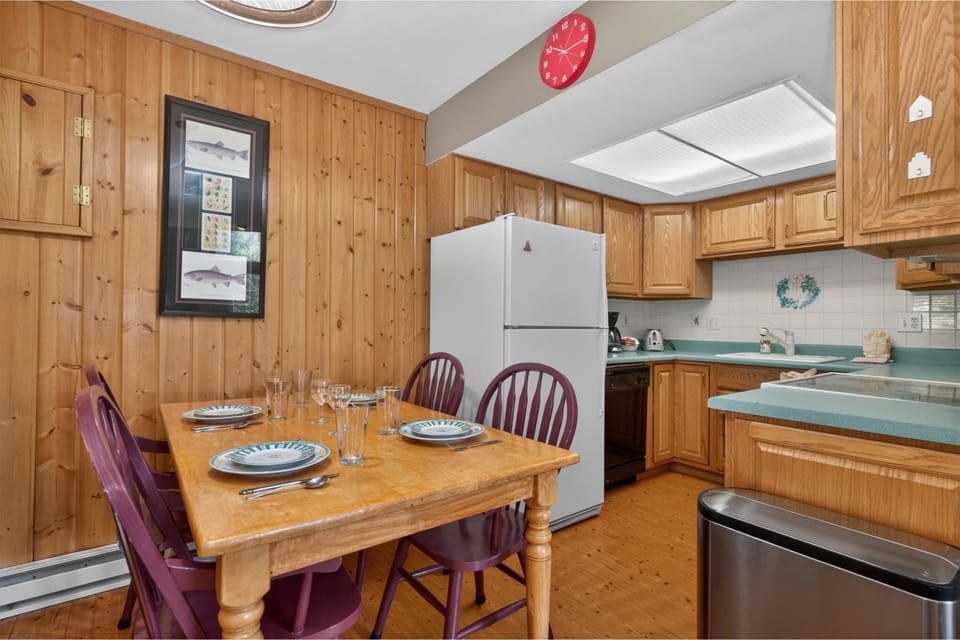Day, Kitchen or kitchenette, Dining area, furniture, heating, kitchen