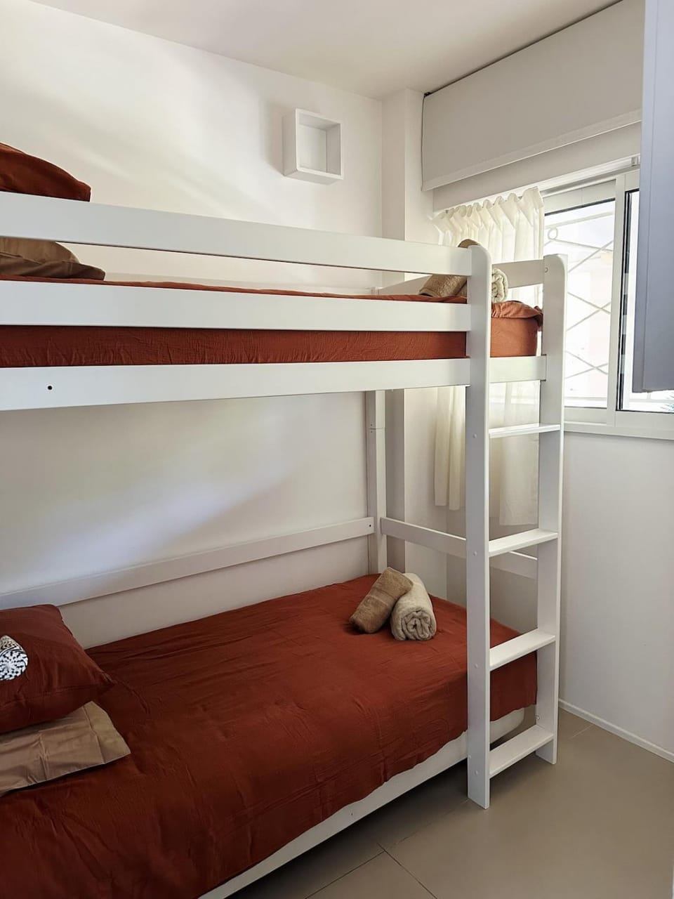 Bedroom, bunk bed