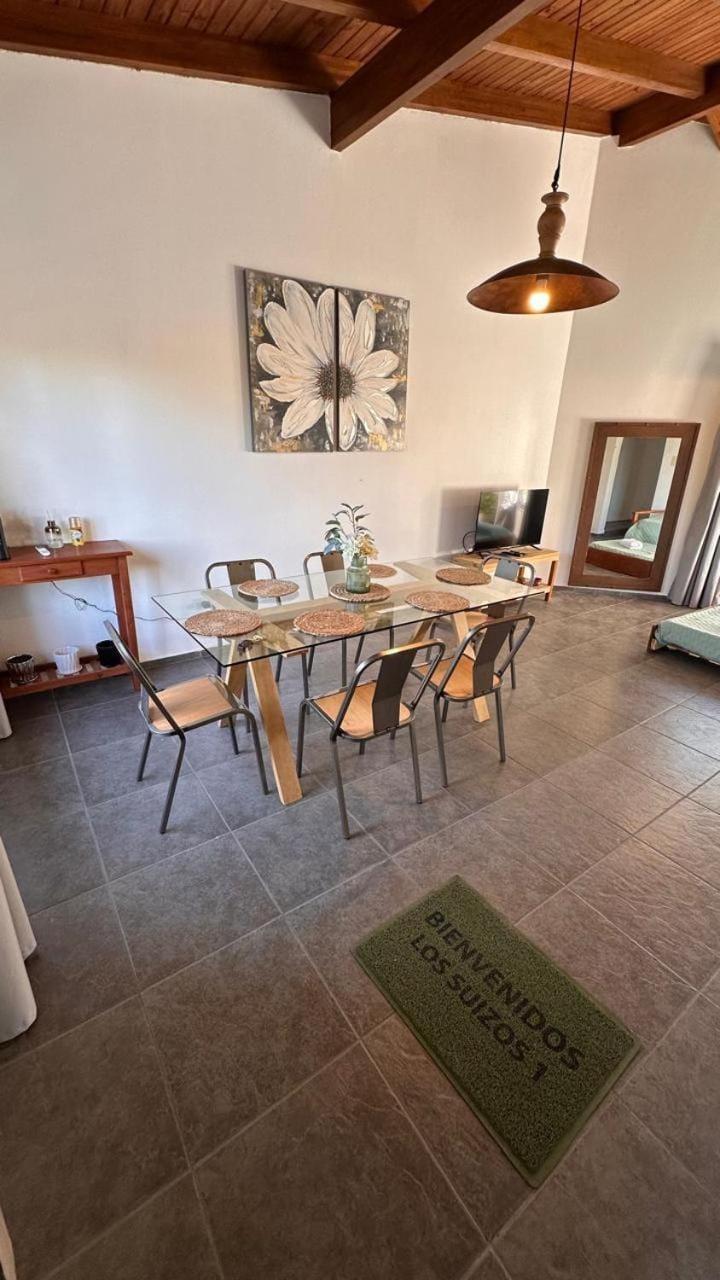 Communal lounge/ TV room, TV and multimedia, Living room, Seating area, Dining area