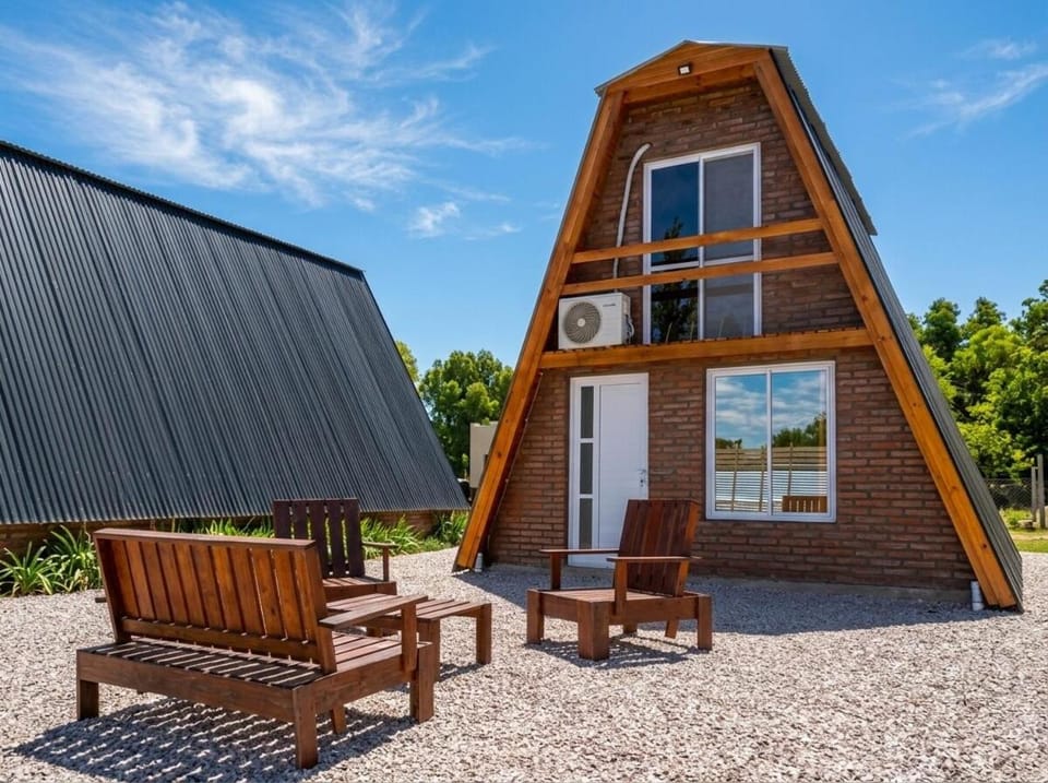 Property building, Patio, Day, Garden, Garden view