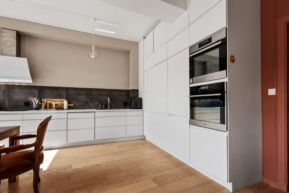Kitchen or kitchenette, Dining area, dishwasher, oven, stove