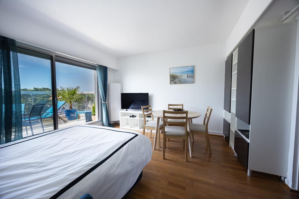 Front de Mer Cœur de Pornichet Terrasse et Parking Apartment in Pornichet