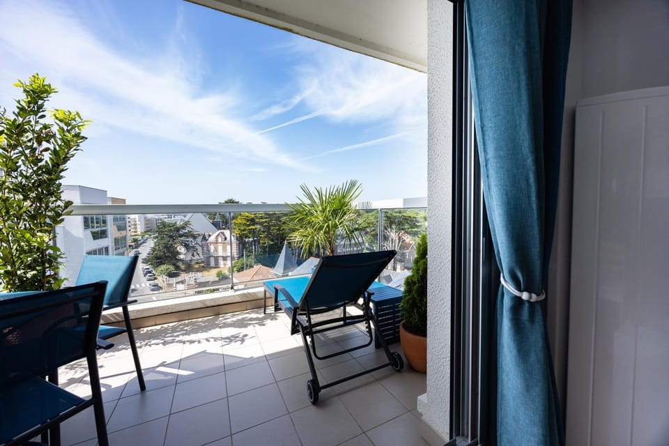 Front de Mer Cœur de Pornichet Terrasse et Parking Apartment in Pornichet
