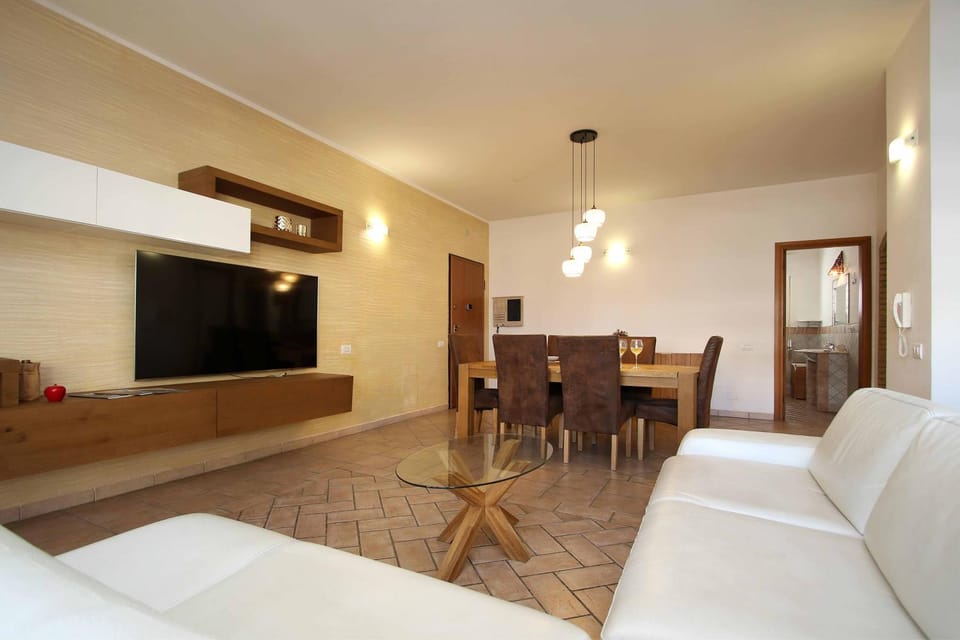 TV and multimedia, Living room, Seating area