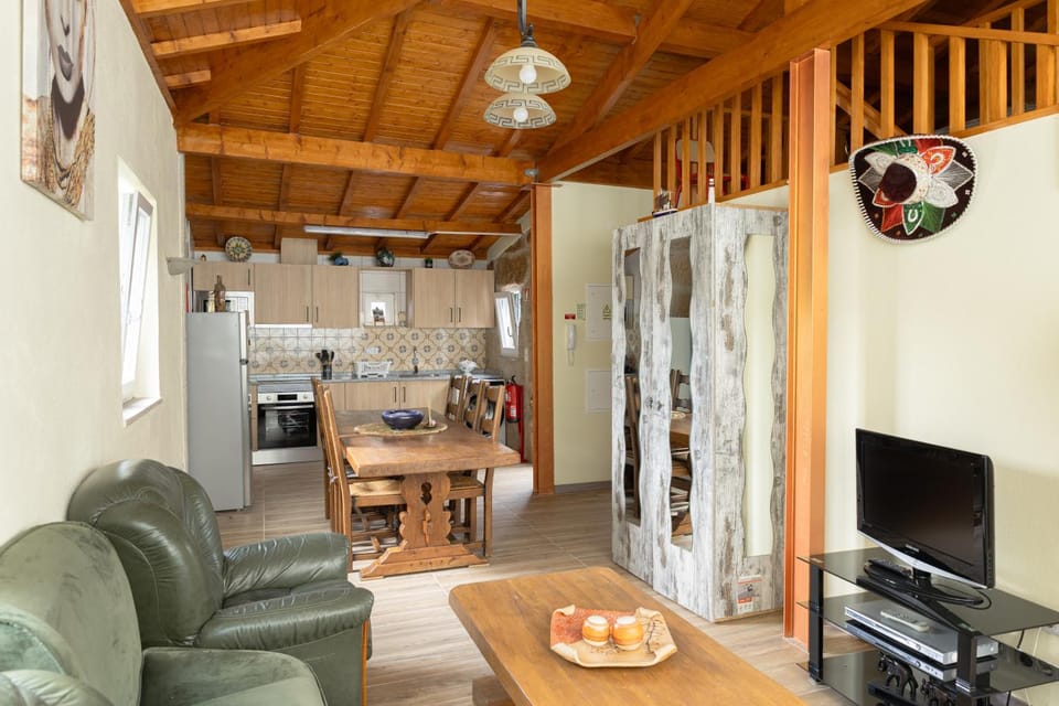 Living room, Seating area, Dining area, pet friendly
