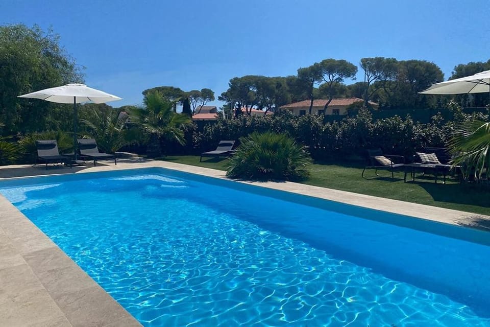 Villa Pirouschka Pool Beach Downtown within Walking Distance Villa in Saint-Raphael