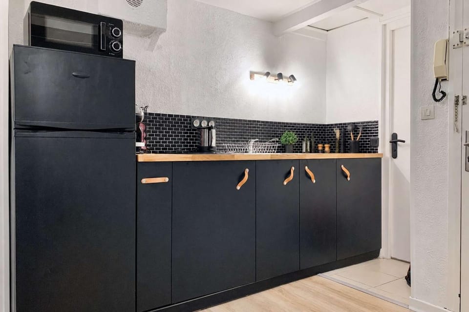 Kitchen or kitchenette, pet friendly, stove
