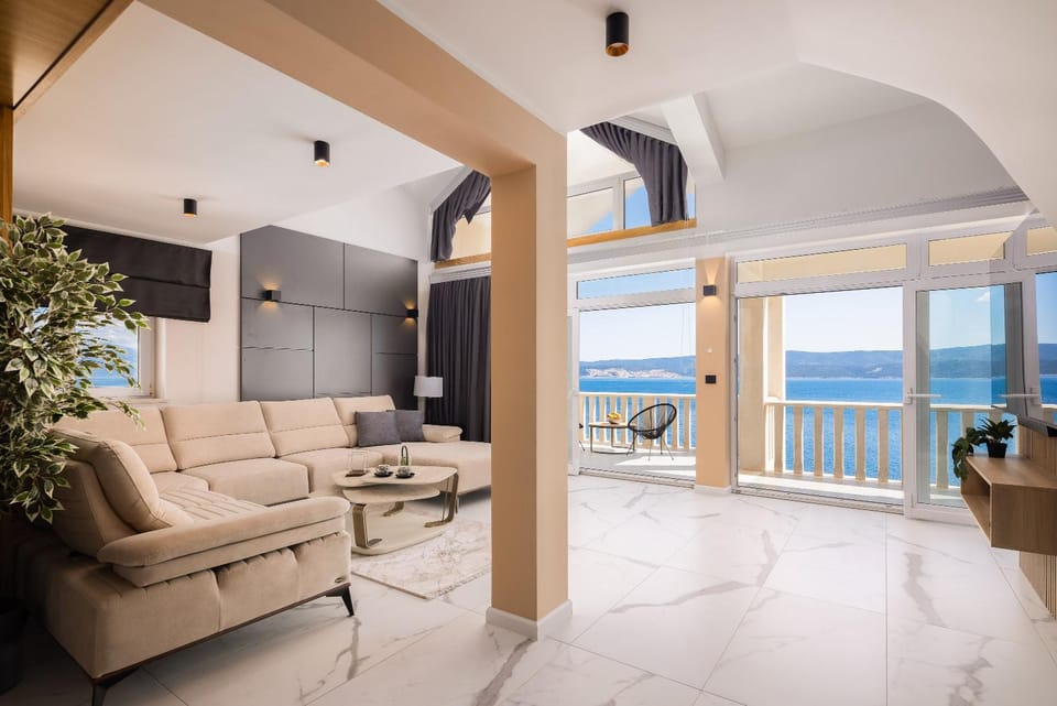 Balcony/Terrace, Living room, Seating area, Sea view