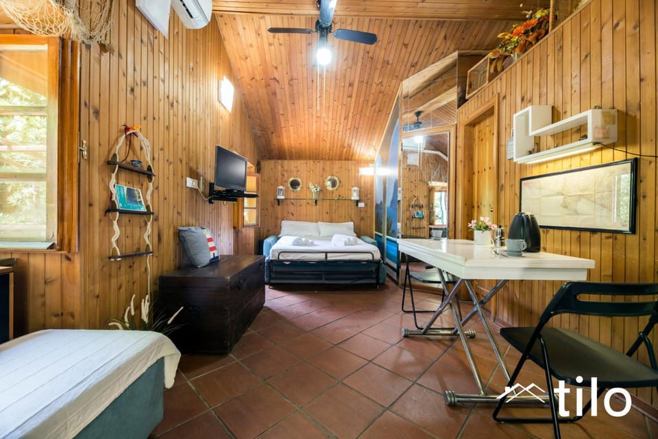 Communal lounge/ TV room, Bed, TV and multimedia, Photo of the whole room, air conditioner