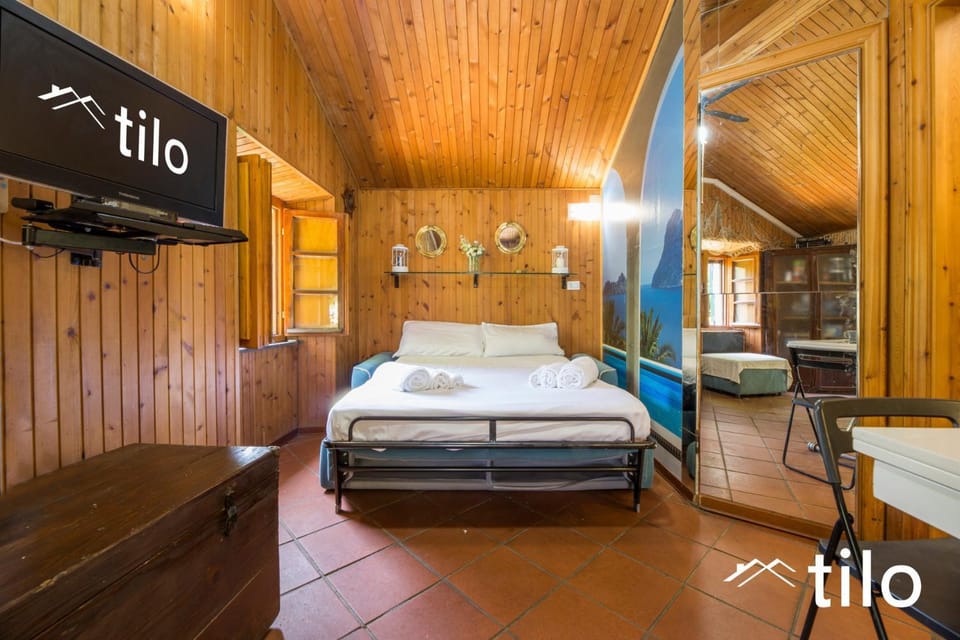 Communal lounge/ TV room, TV and multimedia, Bedroom