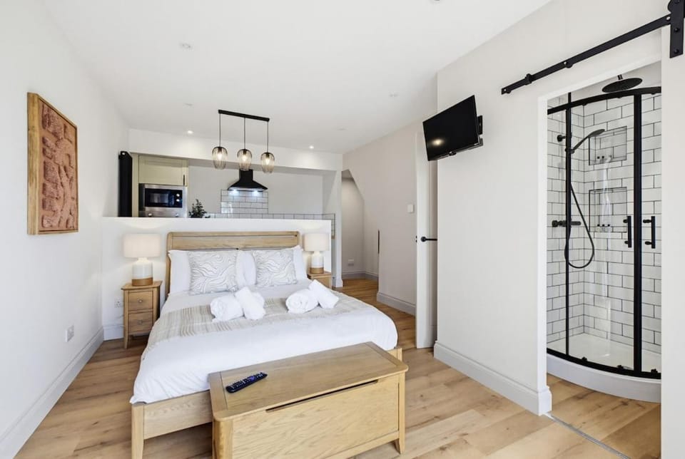 The Clay Pot-Wyndale Signature Stays House in Malvern Hills District