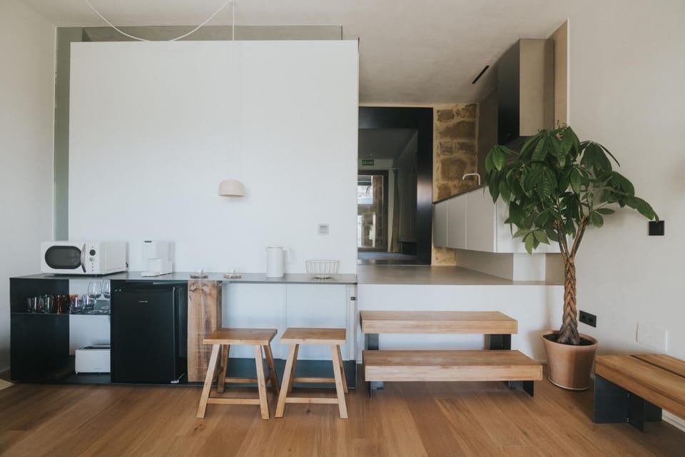 TV and multimedia, Coffee/tea facilities, Living room, microwave, kitchen