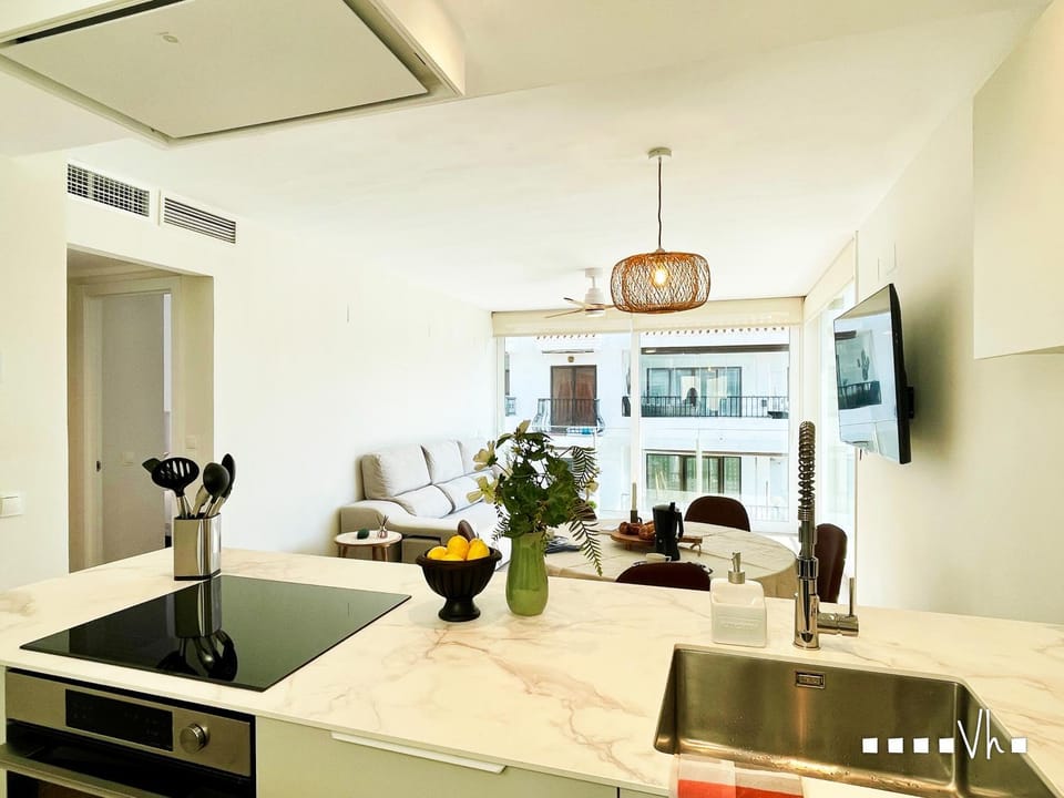 Kitchen or kitchenette, Living room