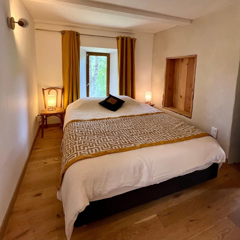 Bed, Bedroom