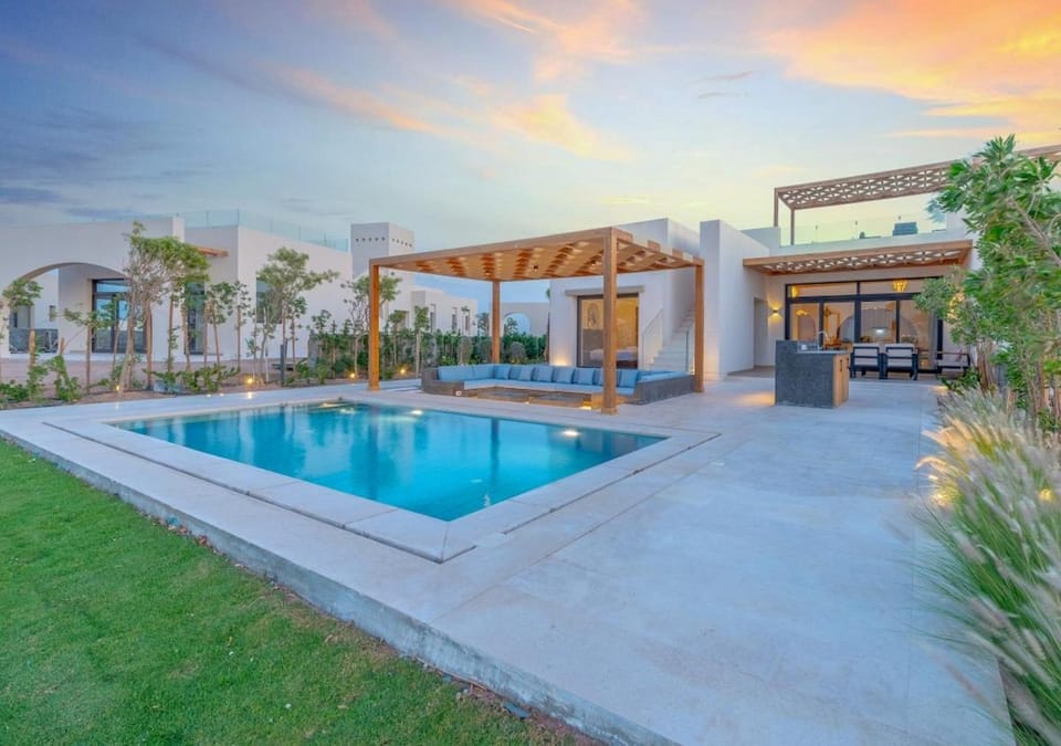 Brand-New 3BR Twin Nines Golf Villas I Heated Pool Villa in Hurghada