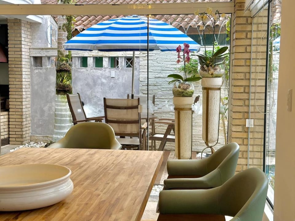 Refúgio Urbano, Casa Completa para até 10 Pessoas House in Balneário Camboriú