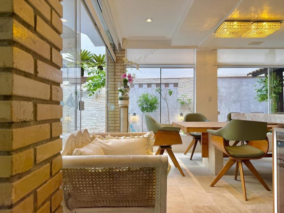 Refúgio Urbano, Casa Completa para até 10 Pessoas House in Balneário Camboriú