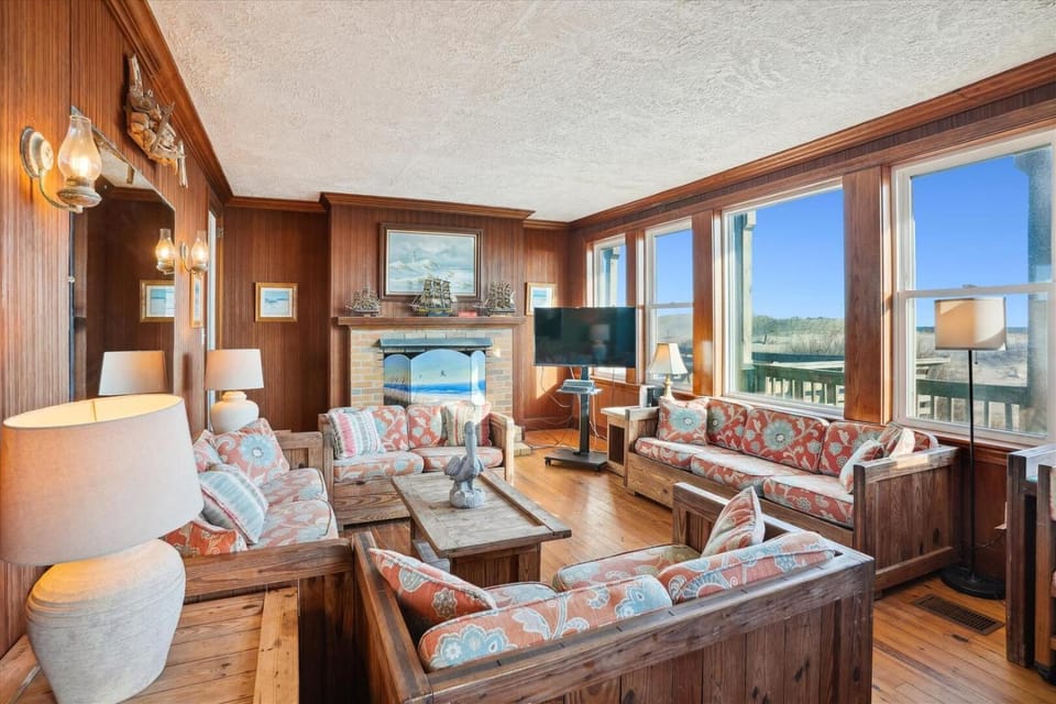 Windjammer House in Kitty Hawk