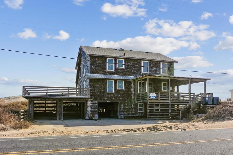 Windjammer House in Kitty Hawk