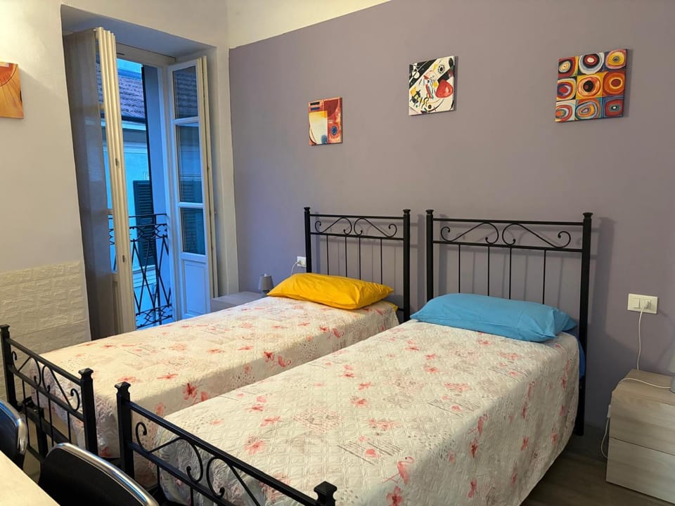 Bed No Breakfast Noah And Nik Bed and Breakfast in Omegna