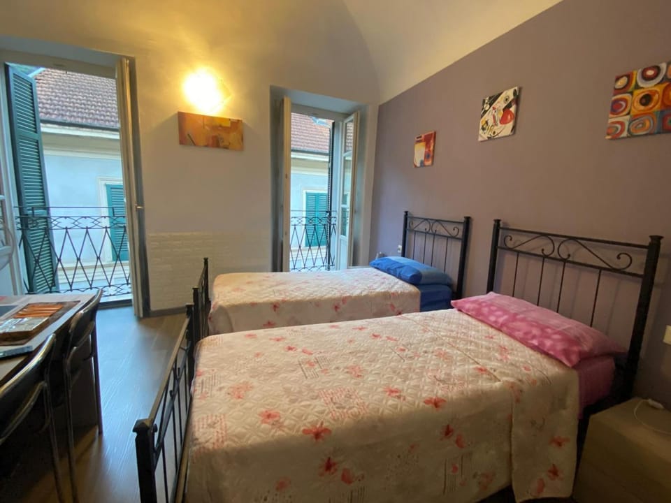 Bed No Breakfast Noah And Nik Bed and Breakfast in Omegna