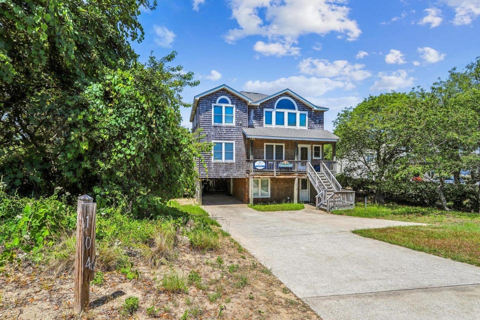 Sea Vibrations House in Duck
