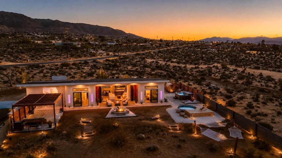 Poco Cielo - Modern Desert Escape with Pool & Sauna House in Joshua Tree