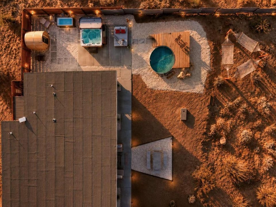 Poco Cielo - Modern Desert Escape with Pool & Sauna House in Joshua Tree