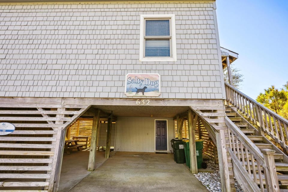 Salty Dog House in Corolla