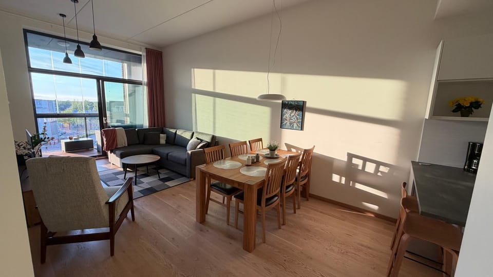 Living room, Food and drinks