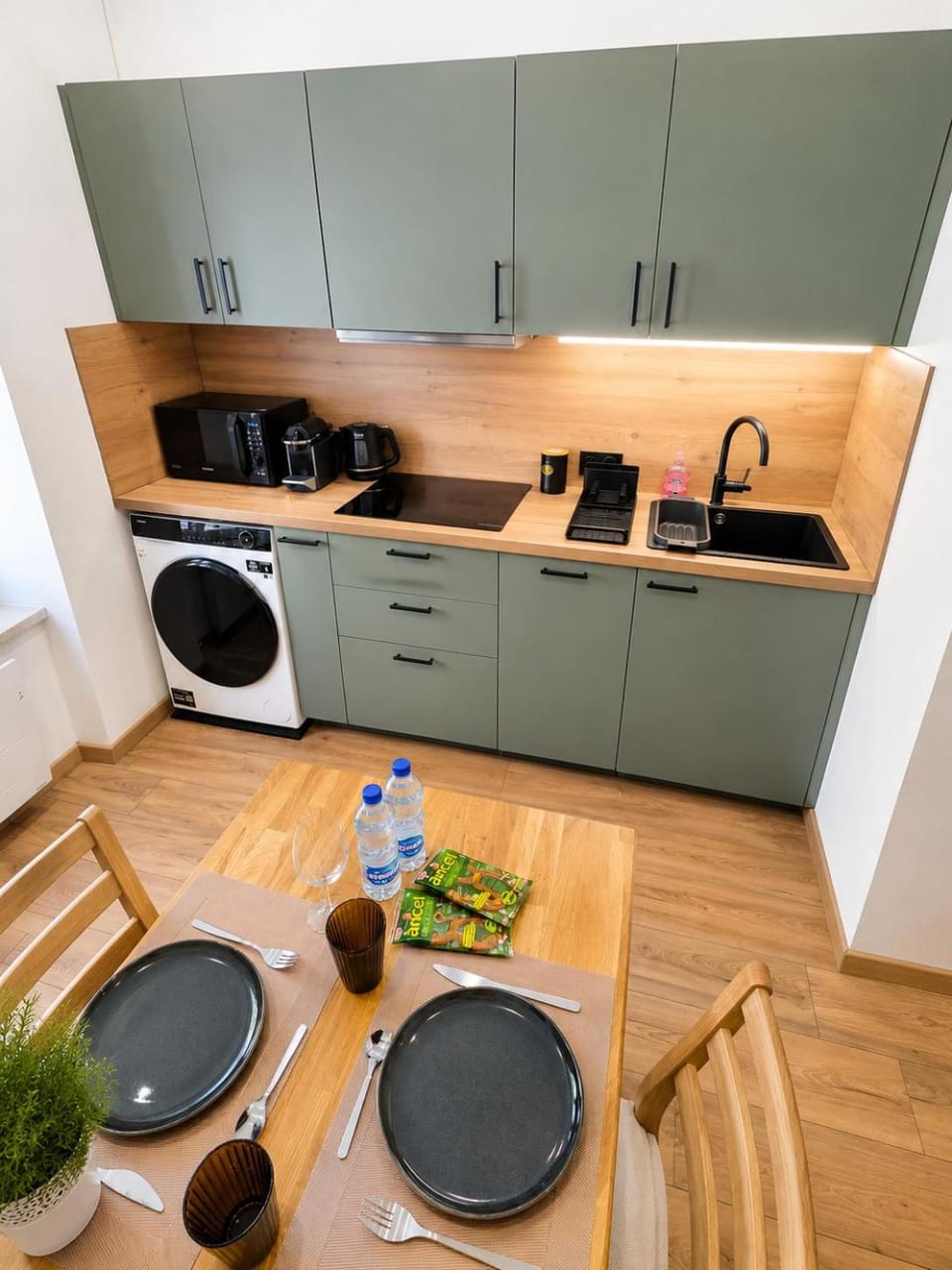 Kitchen or kitchenette
