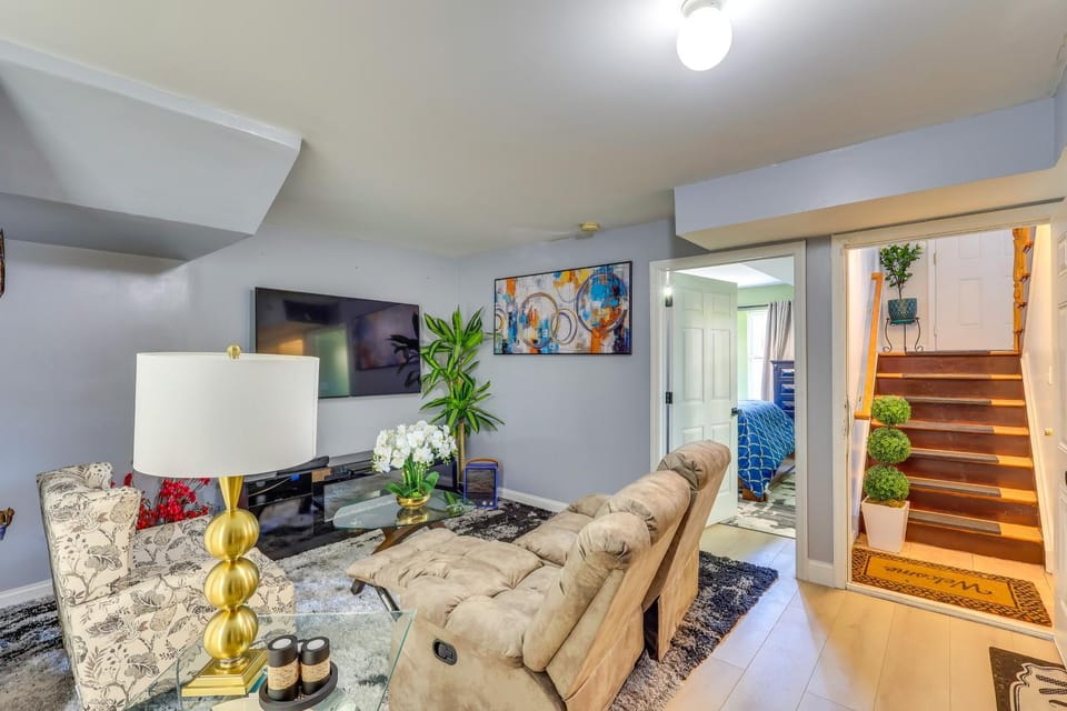 Walkable Base Near Dtwn, Penn Station & MetLife Apartment in Newark