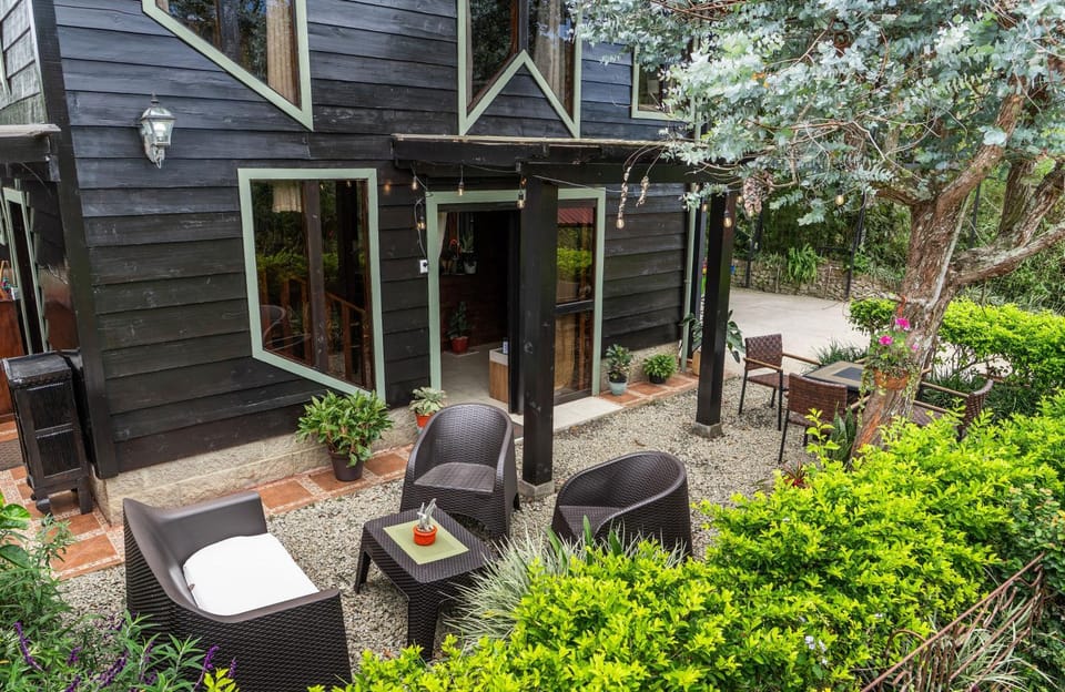 Garden, Garden, Seating area