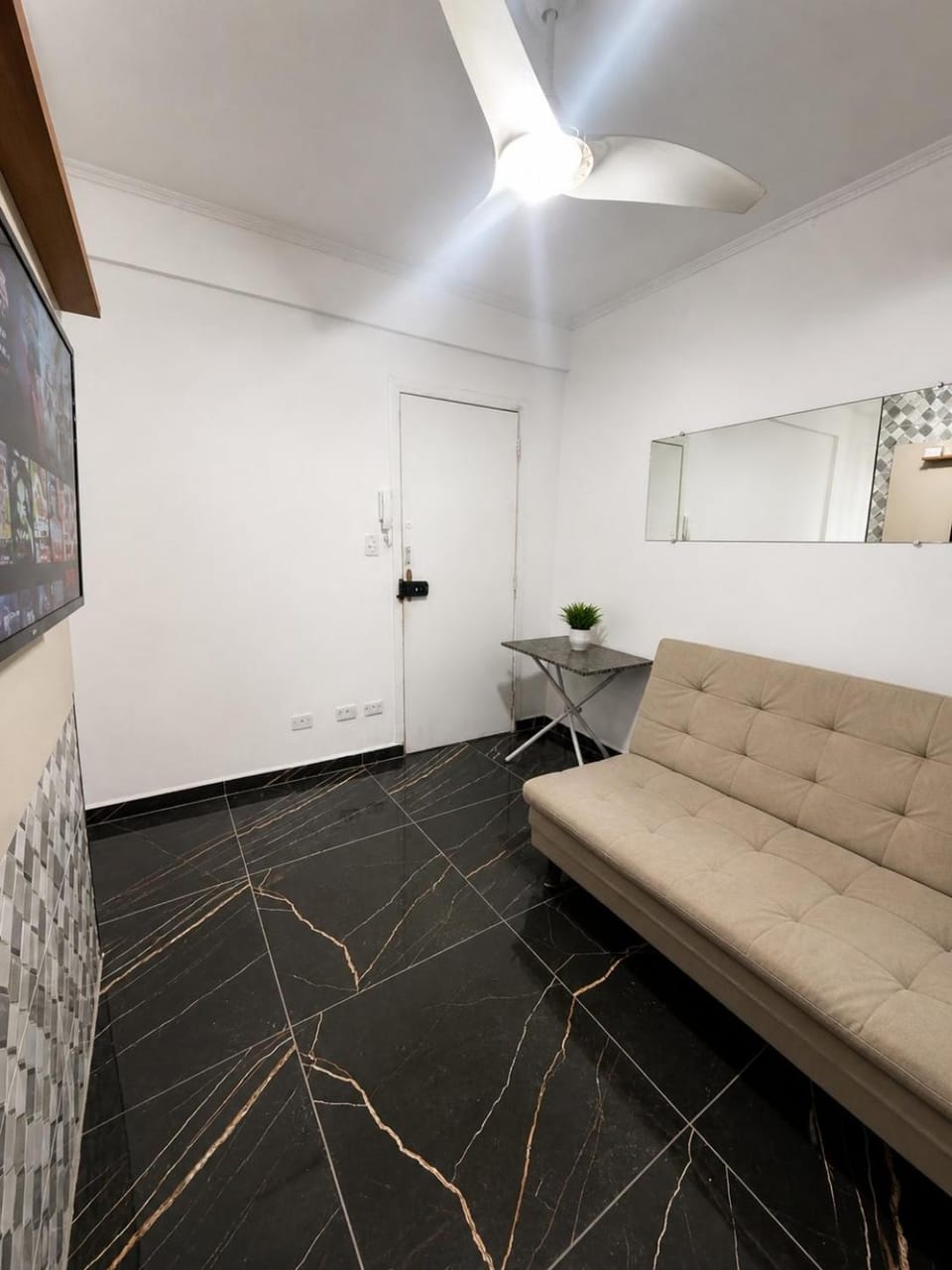 Apartamento a 100m da Praia com Saída para Orla Apartment in State of São Paulo
