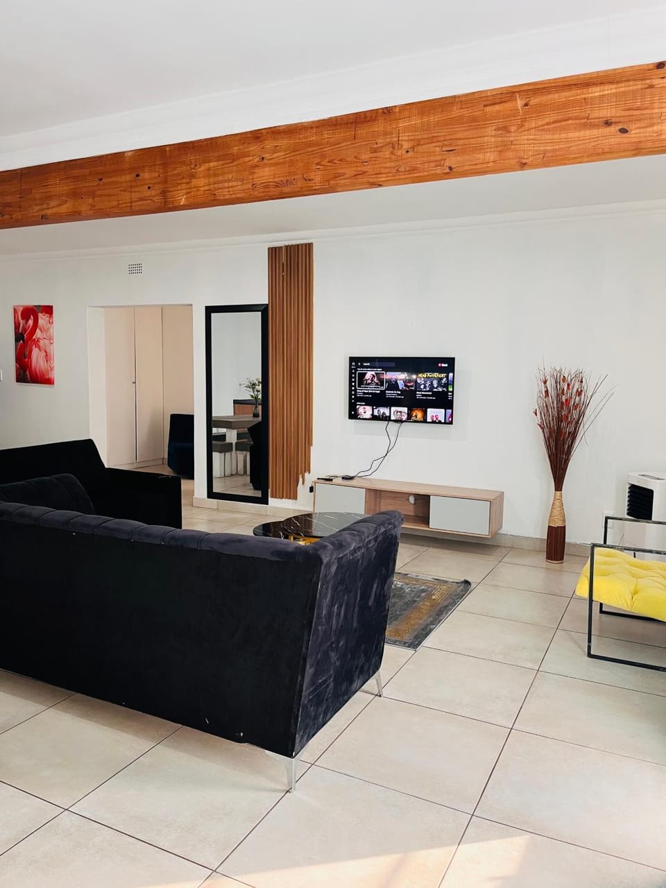 Communal lounge/ TV room, TV and multimedia, Living room, Seating area, Evening entertainment