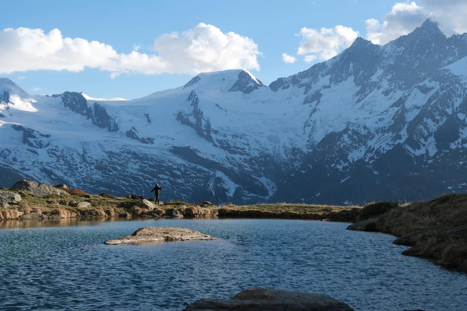 Nearby landmark, Natural landscape, Mountain view